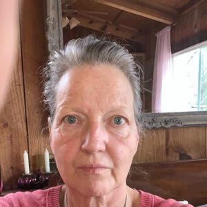 Meet your Posher, Eva